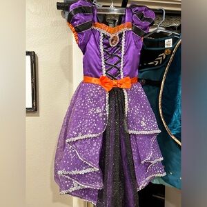 Disney Minnie Mouse Witch halloween costume with witch hat! Size 5-6